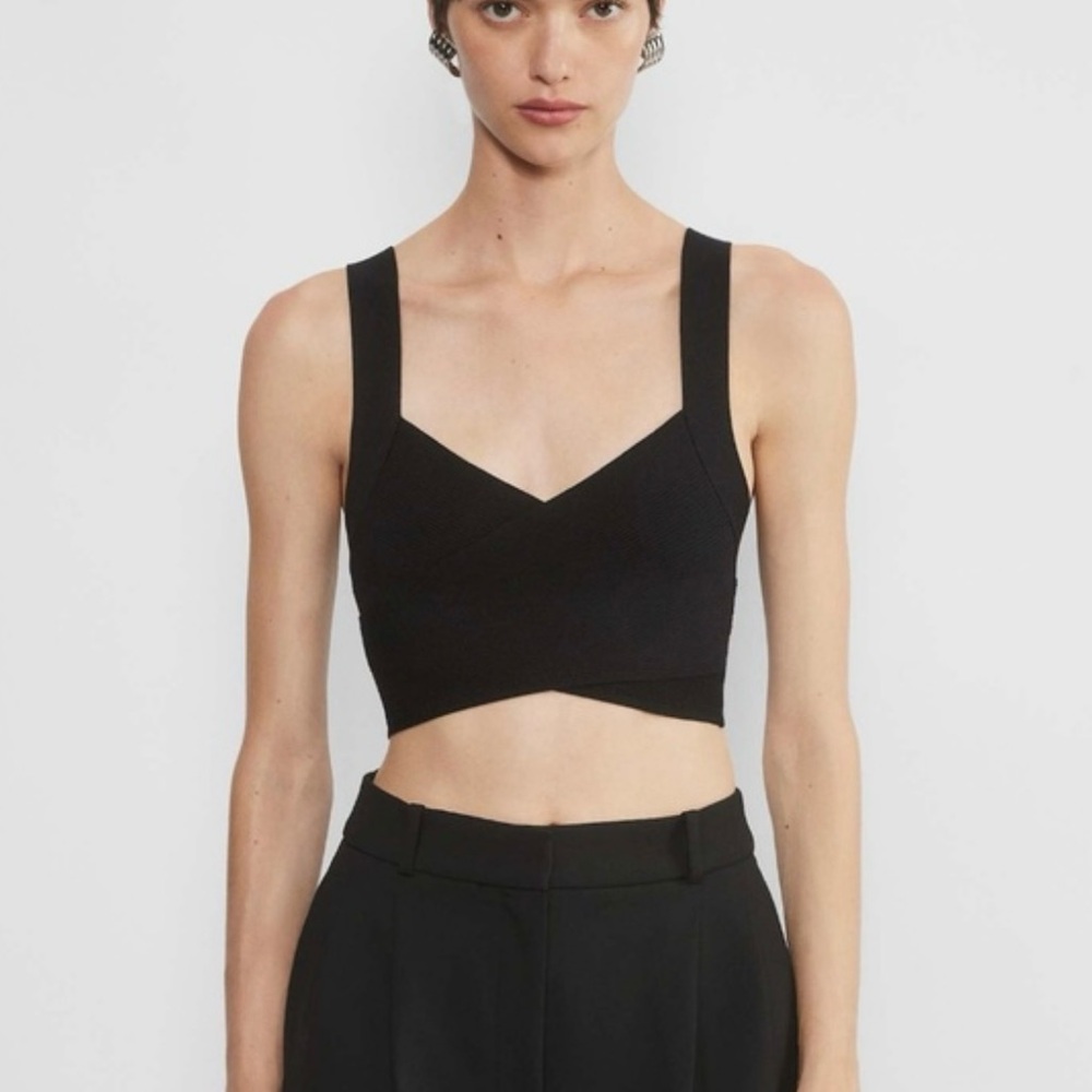 Aritzia Black Sculpt Knit Crop Top - NWT